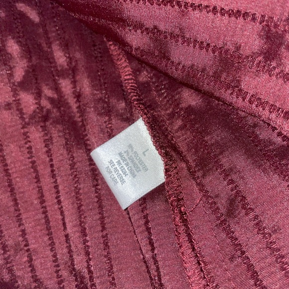 Large Button Down Top. MUST BE BUNDLED - Picture 6 of 9